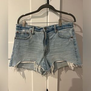 Abercrombie High  Rise Mom Short